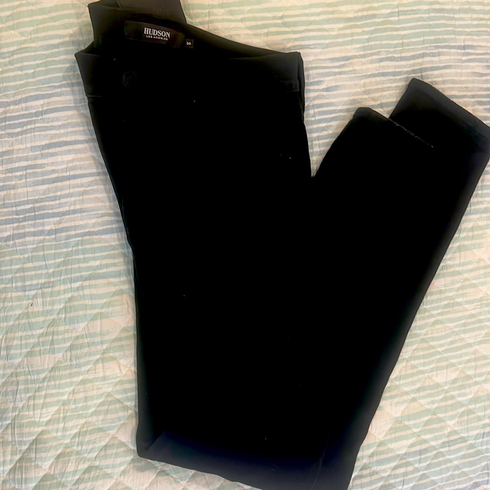 HUDSON BLACK DISTRESSED JEANS